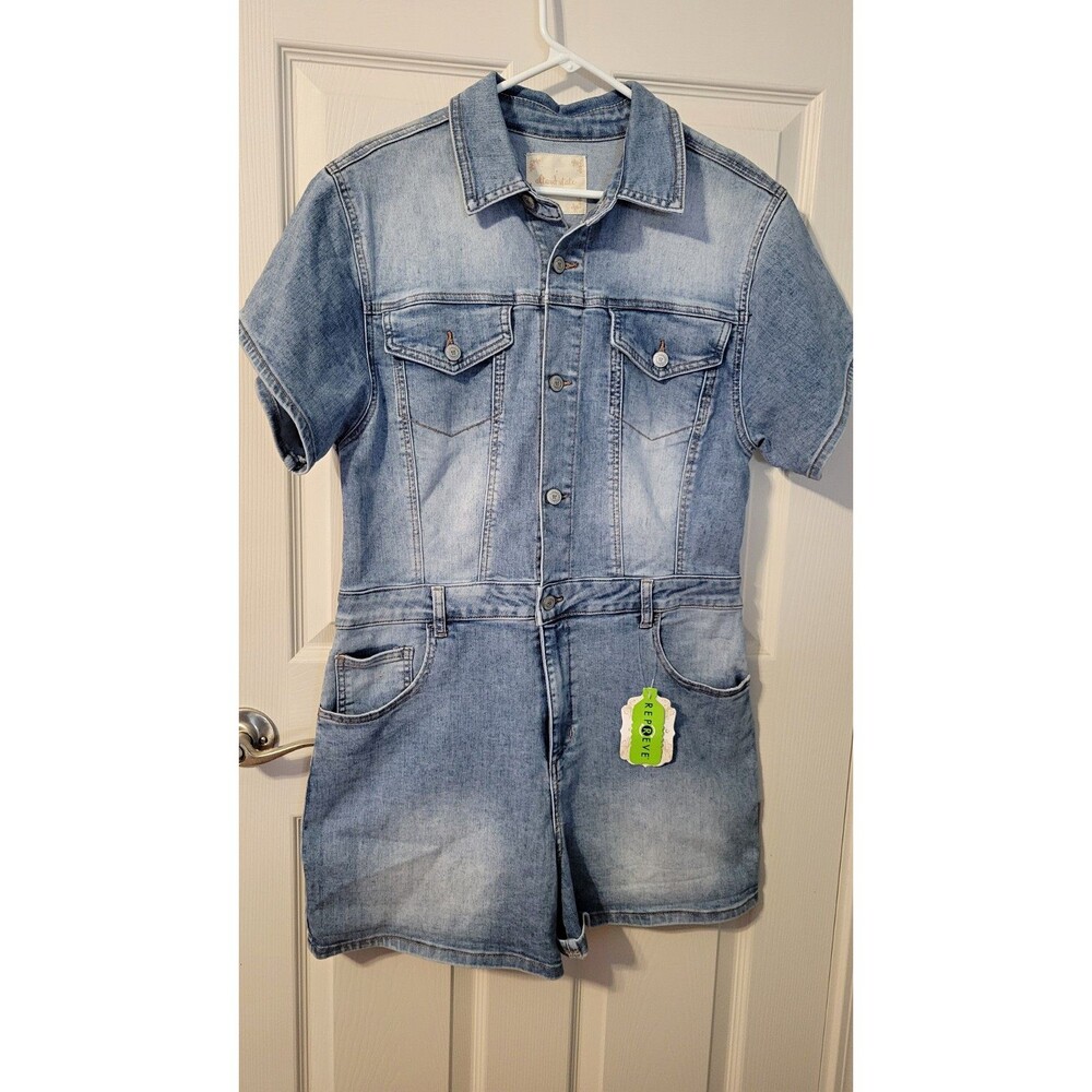 Altar'd State NWT Denim Romper Womens Med Light Wash Short Sleeve REPREVE 6233